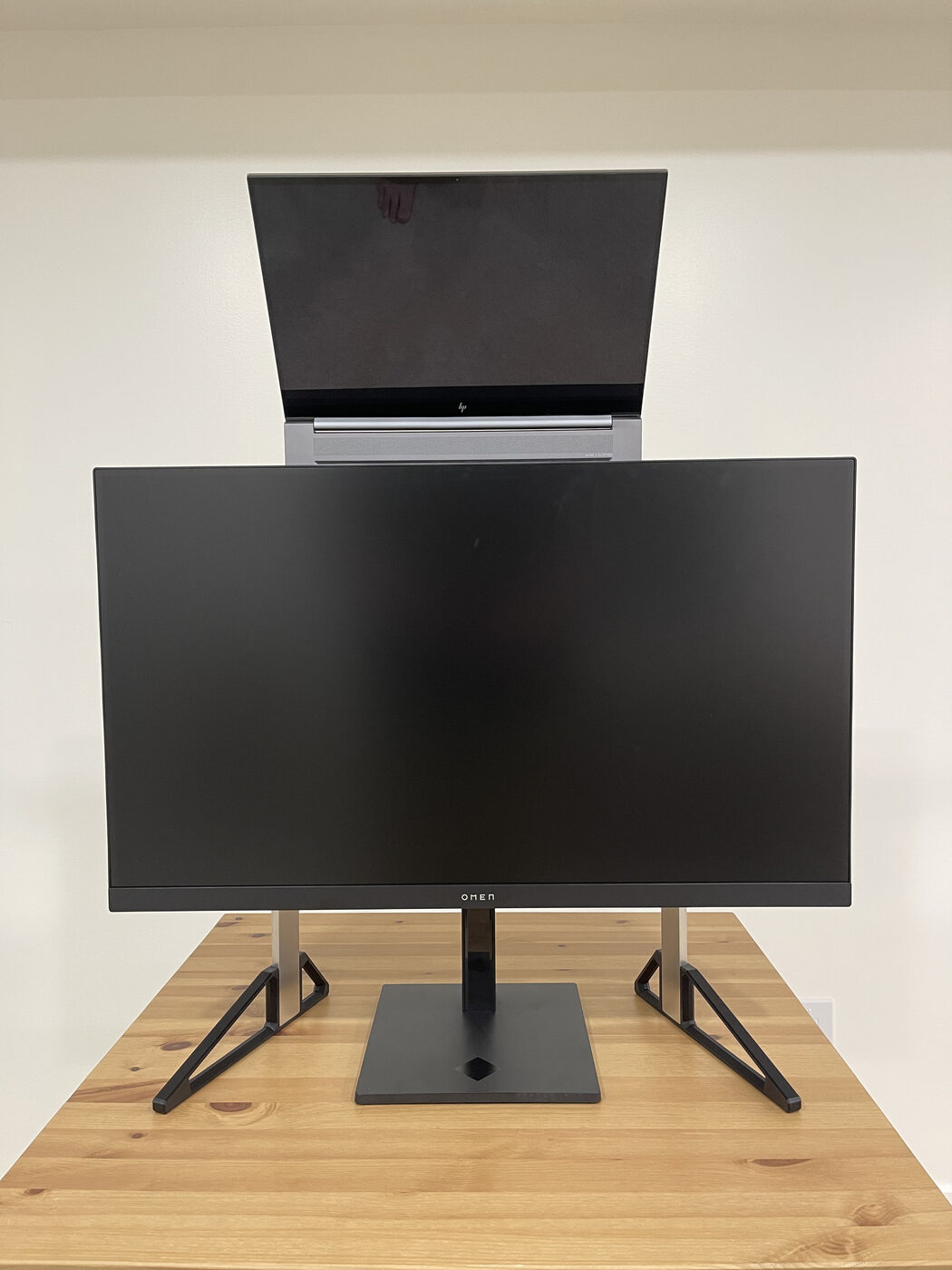 Front view of complete LAN Stand setup